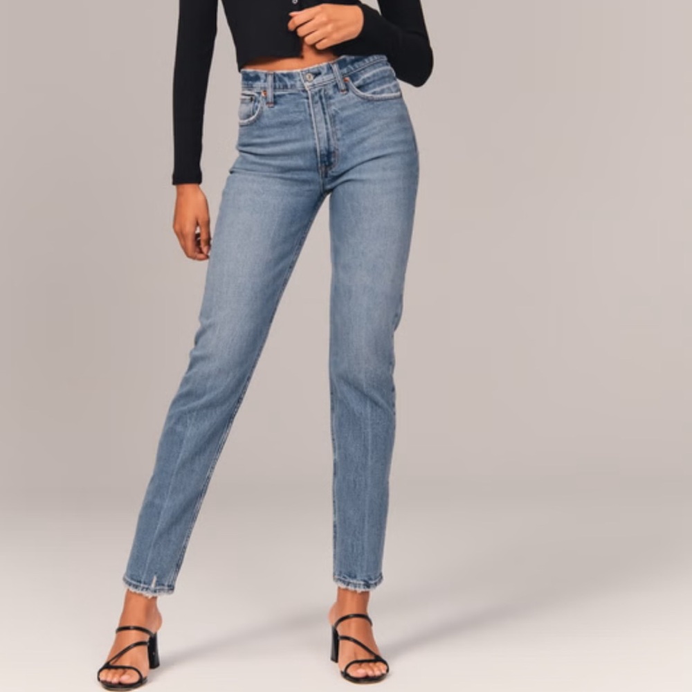 Abercrombie The Mom High Rise Jeans Size 29/8 Denim Ankle Distressed School Fall